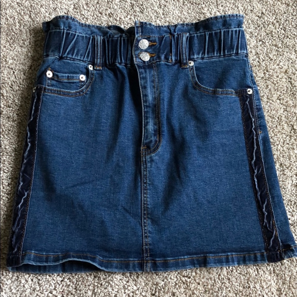 Denim skirt with scrunched waist